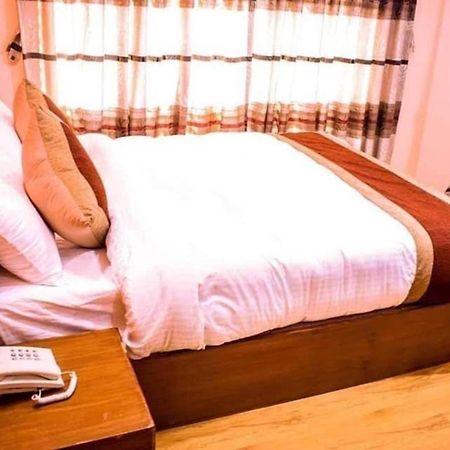 Kathmandu Peace Hotel Экстерьер фото
